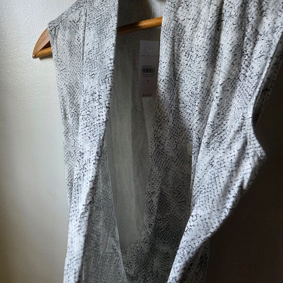 NWT ANN TAYLOR SURPLICE NECK WRAP STYLE SLEEVELESS SNAKESKIN PRINT TOP SIZE M - Picture 11 of 16